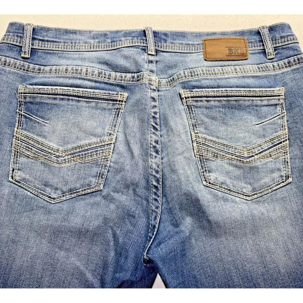 BKE Tyler Simply Straight Jeans Mens 40R Medium Wash Denim Relaxed Straight